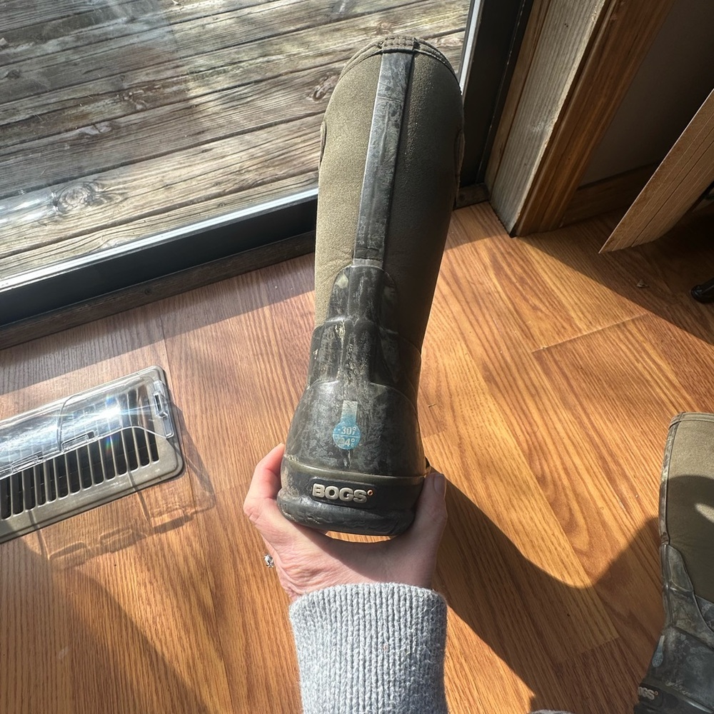 Bogs Kids' Black and Olive Rain Boots - Picture 9 of 11